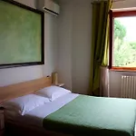 Bed & Breakfast Nature Colors