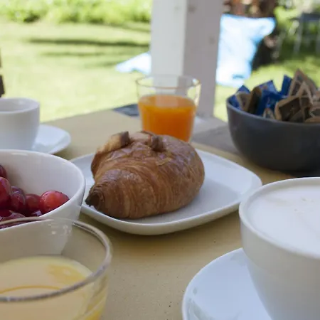 Bed & Breakfast Nature Colors *